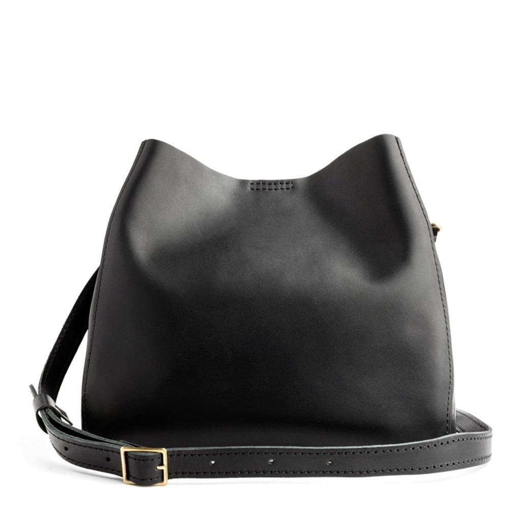🌟 ALMOST PERFECT Butterfly Bucket Bag 🌟